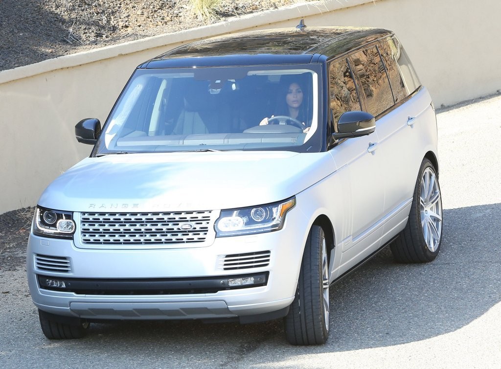 Kim Kadashian & Range Rover on Ridin
